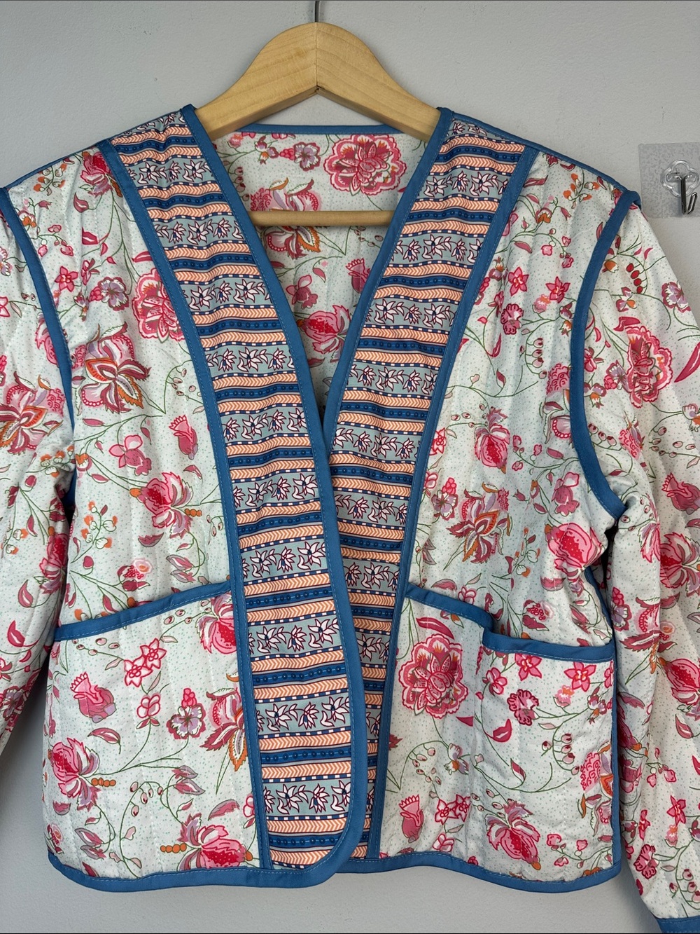 NWOT Women’s Floral Quilted Open Front Jacket Long Sleeve Cropped Bohemian Small - Picture 5 of 16